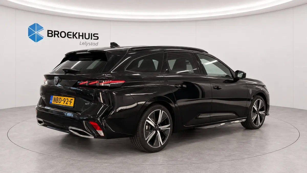 1.2 HYBRID 136PK GT PACK AUTOMAAT / NAVI / LEDER / CLIMA / PDC / 18" LMV / CAMERA / KEYLESS / FULL-LED / BLUETOOTH / ADAPT. CRUISECONTROL / 1E EIGENAAR / NIEUWSTAAT !!