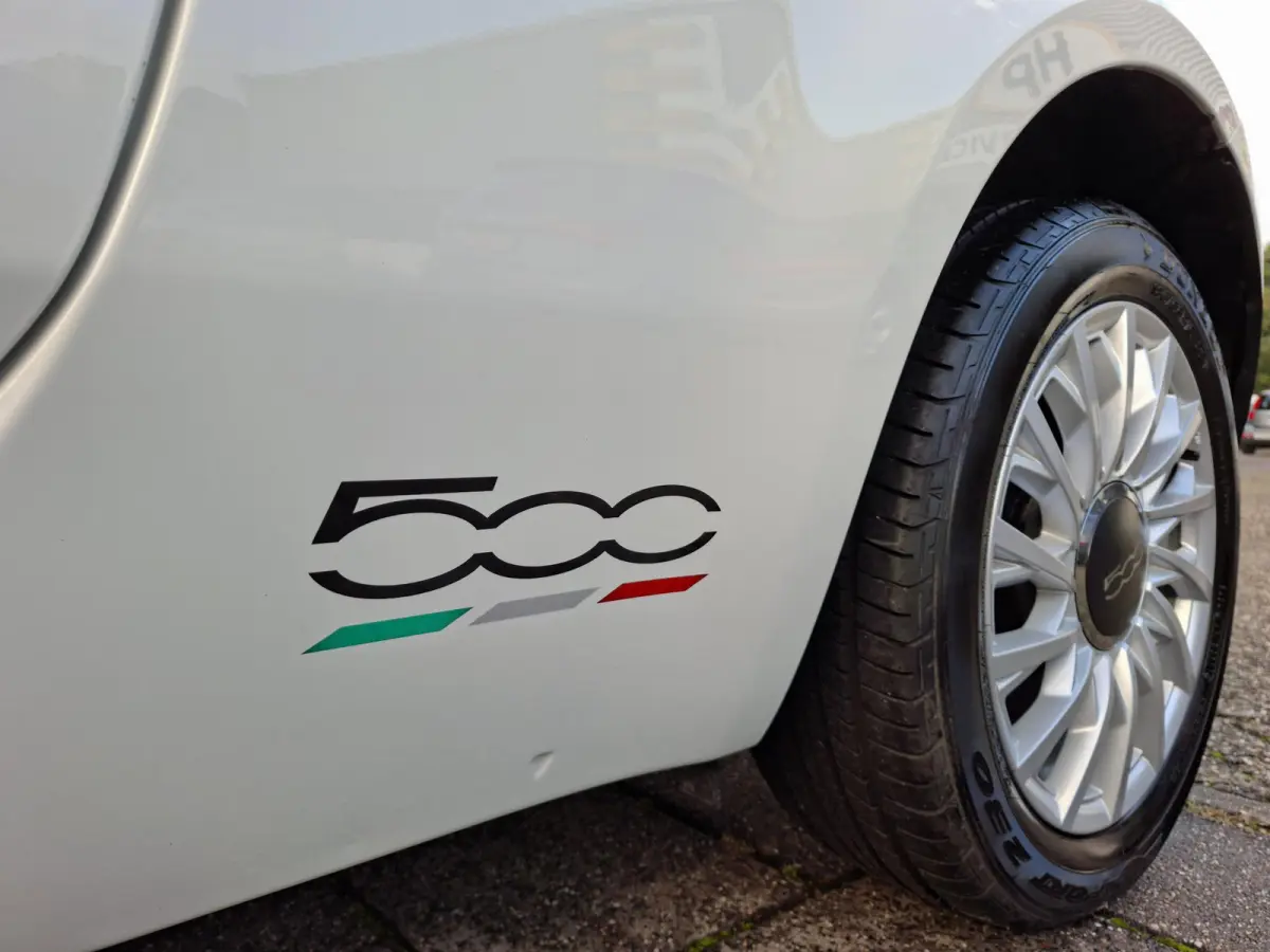 1.0 Hybrid Launch Edition NAP CabrioTop Cruise Control Airco 15inch LM Velgen 15.420km 1e eigenaar!