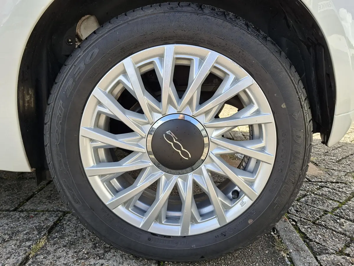 1.0 Hybrid Launch Edition NAP CabrioTop Cruise Control Airco 15inch LM Velgen 15.420km 1e eigenaar!
