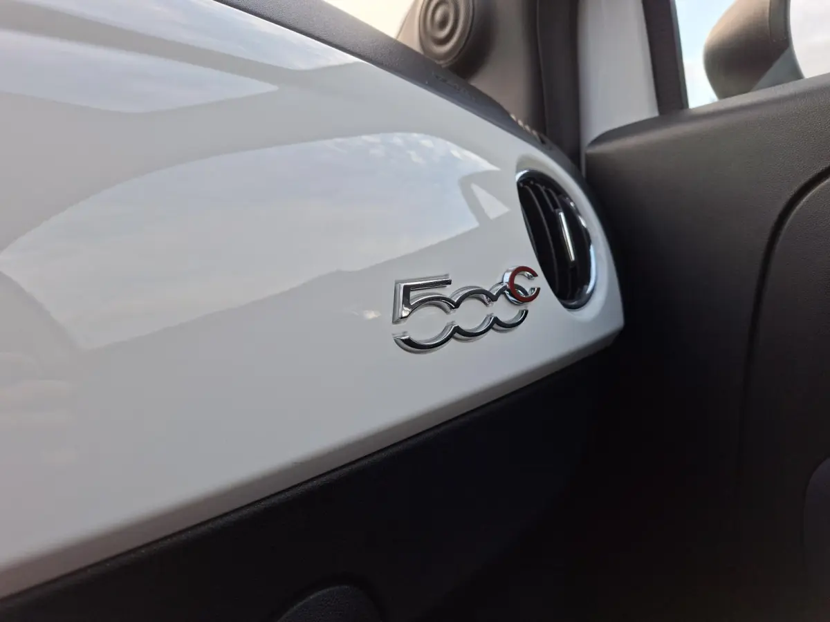 1.0 Hybrid Launch Edition NAP CabrioTop Cruise Control Airco 15inch LM Velgen 15.420km 1e eigenaar!