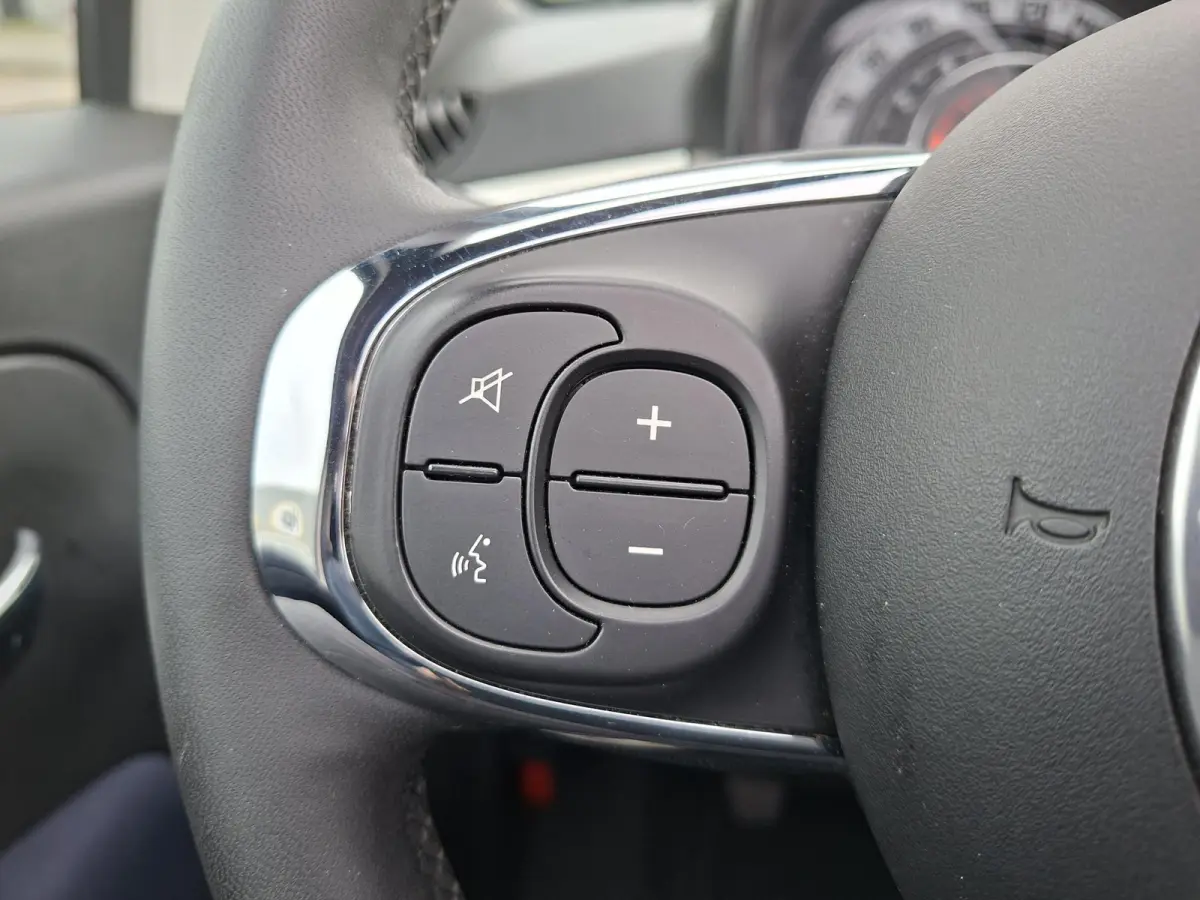 1.0 Hybrid Launch Edition NAP CabrioTop Cruise Control Airco 15inch LM Velgen 15.420km 1e eigenaar!