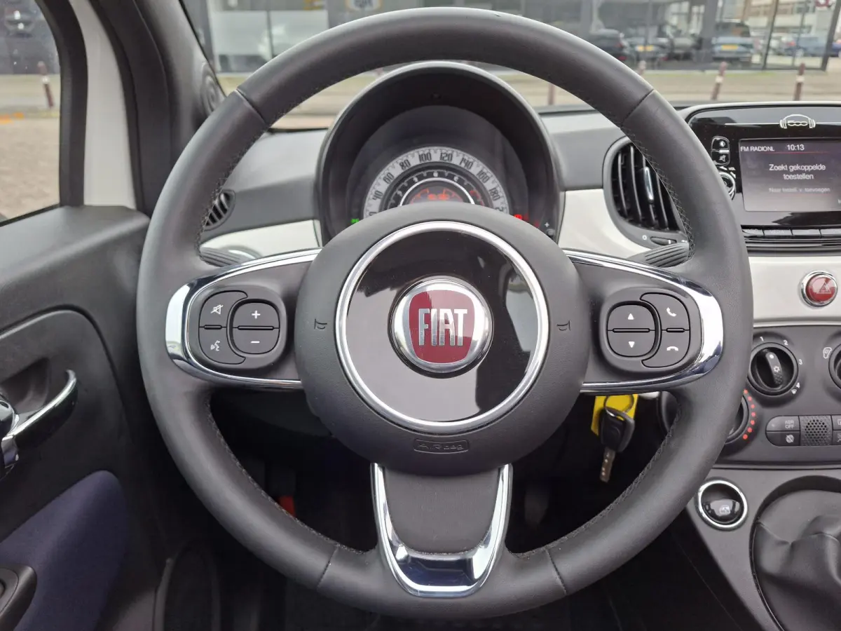 1.0 Hybrid Launch Edition NAP CabrioTop Cruise Control Airco 15inch LM Velgen 15.420km 1e eigenaar!