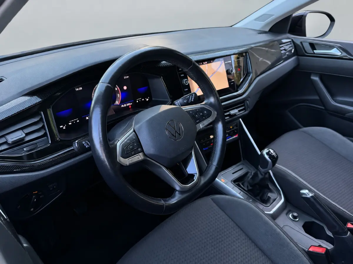 TSI 95PK LIFE BUSINESS CARPLAY/PDC/STOELVERW.