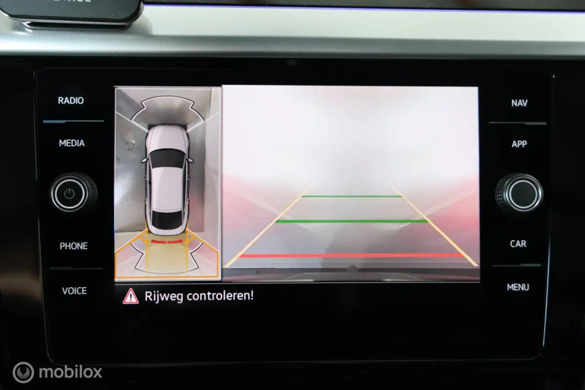 1.4 TSI eHybrid R-Line Business+ - Pano - Elektrische Trekhaak - Carplay