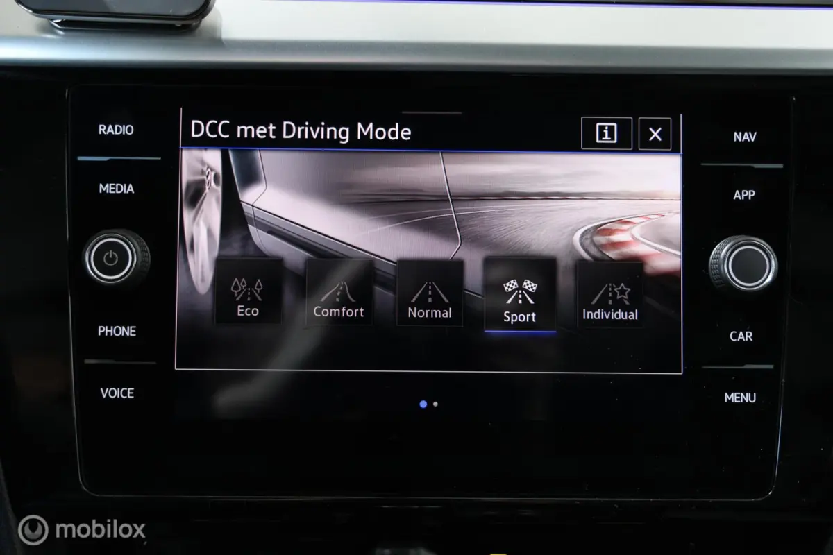 1.4 TSI eHybrid R-Line Business+ - Pano - Elektrische Trekhaak - Carplay