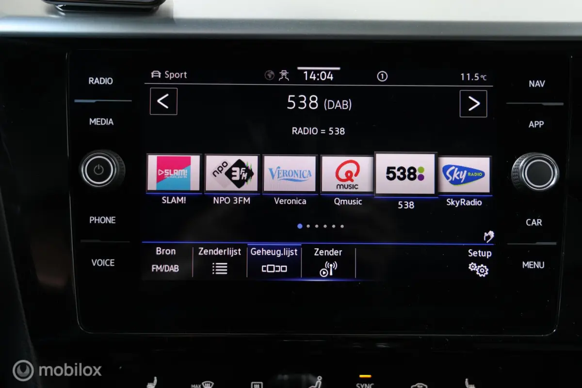 1.4 TSI eHybrid R-Line Business+ - Pano - Elektrische Trekhaak - Carplay