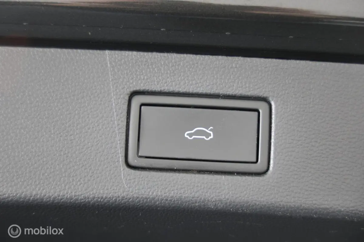 1.4 TSI eHybrid R-Line Business+ - Pano - Elektrische Trekhaak - Carplay