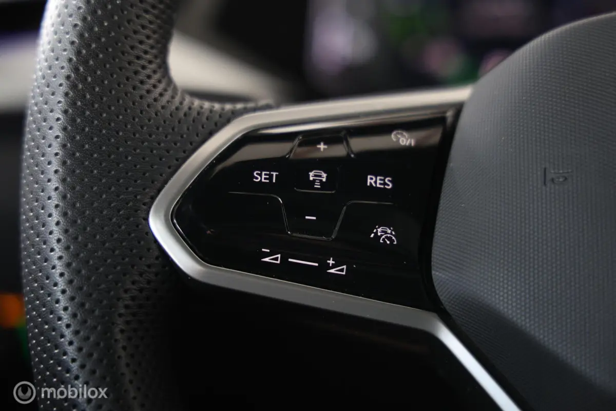1.4 TSI eHybrid R-Line Business+ - Pano - Elektrische Trekhaak - Carplay