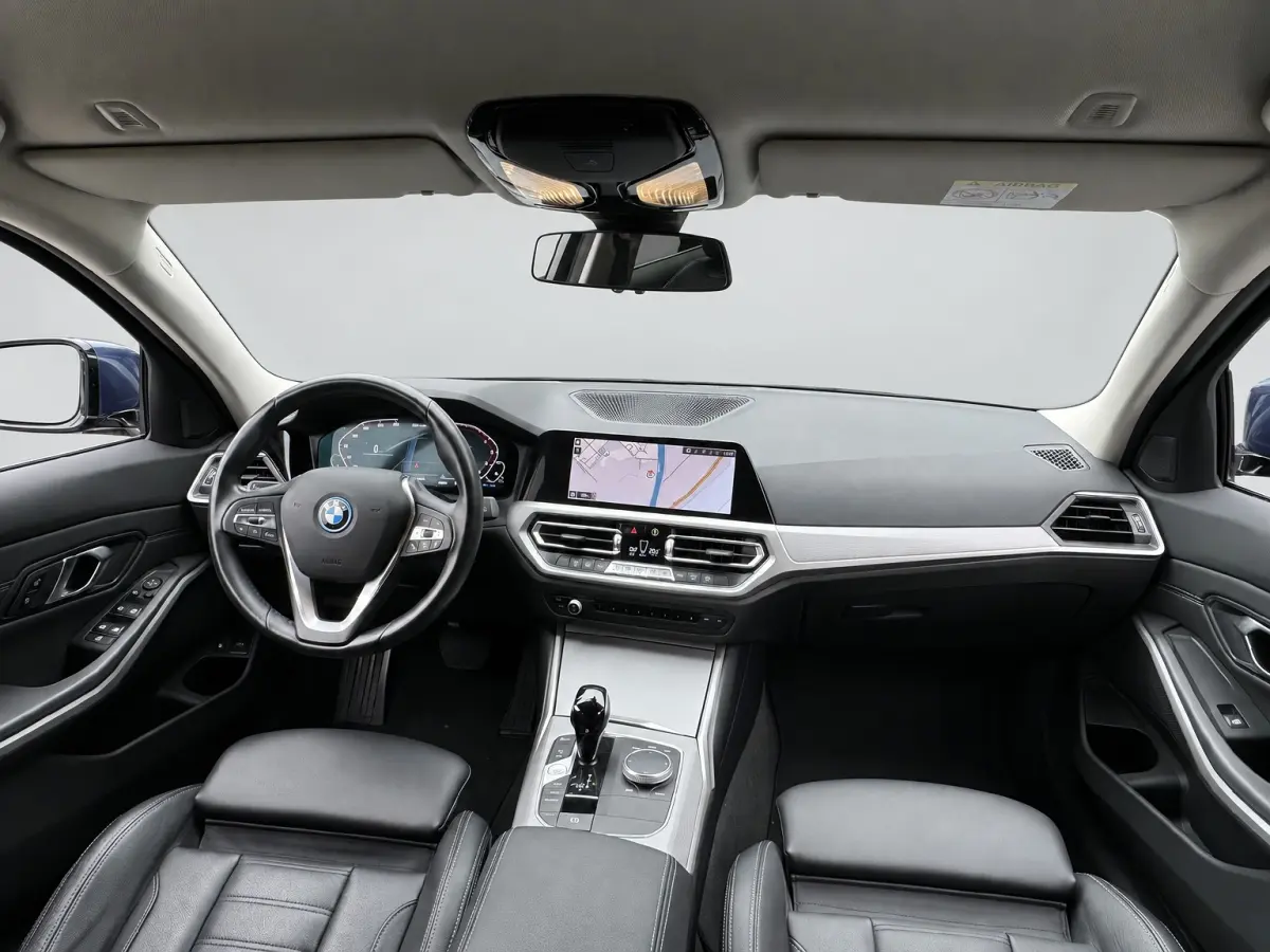 320e HYBRID AUT. BUSINESS SPORT LEDER/CAMERA/CARPLAY