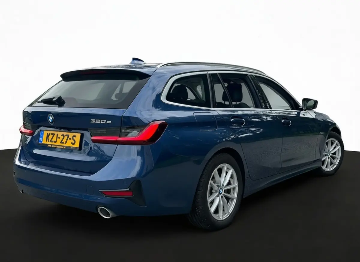 320e HYBRID AUT. BUSINESS SPORT LEDER/CAMERA/CARPLAY