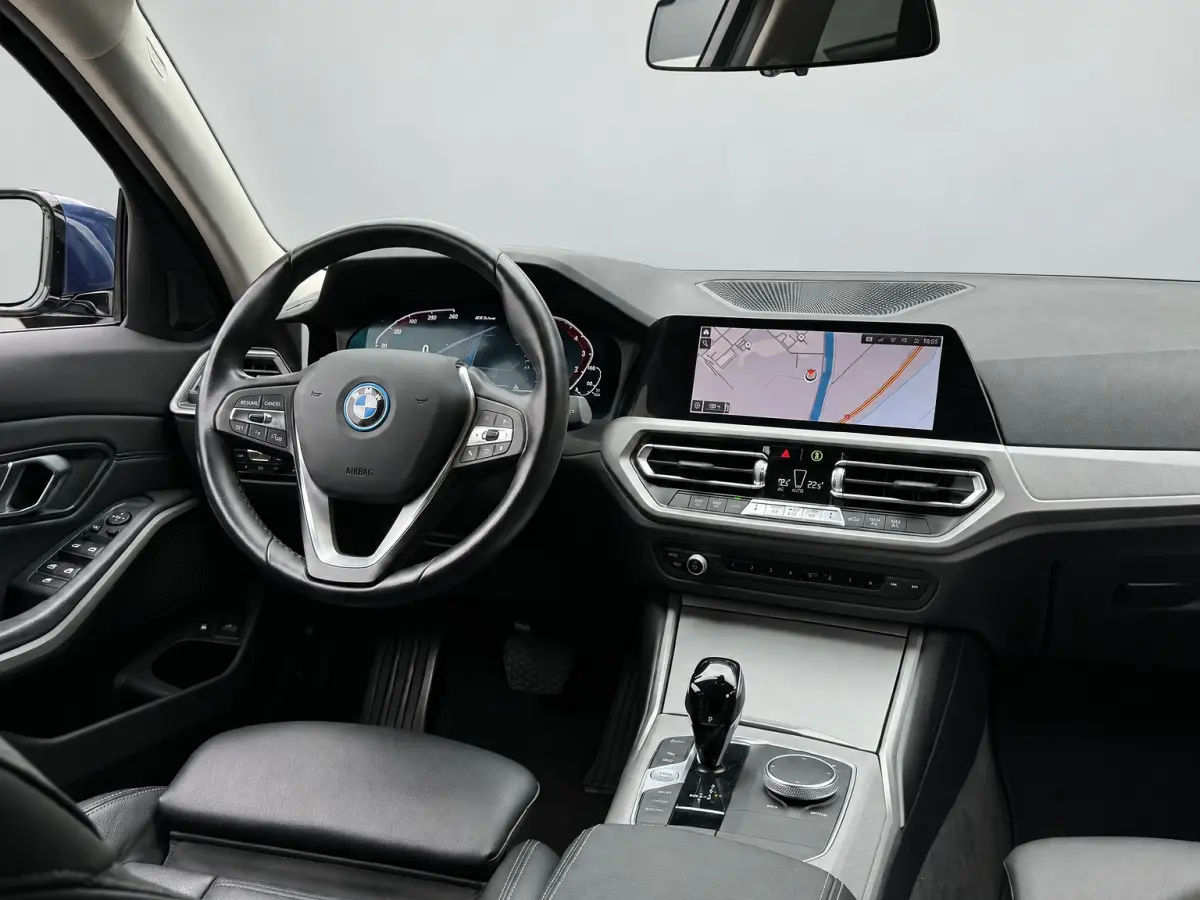 320e HYBRID AUT. BUSINESS SPORT LEDER/CAMERA/CARPLAY