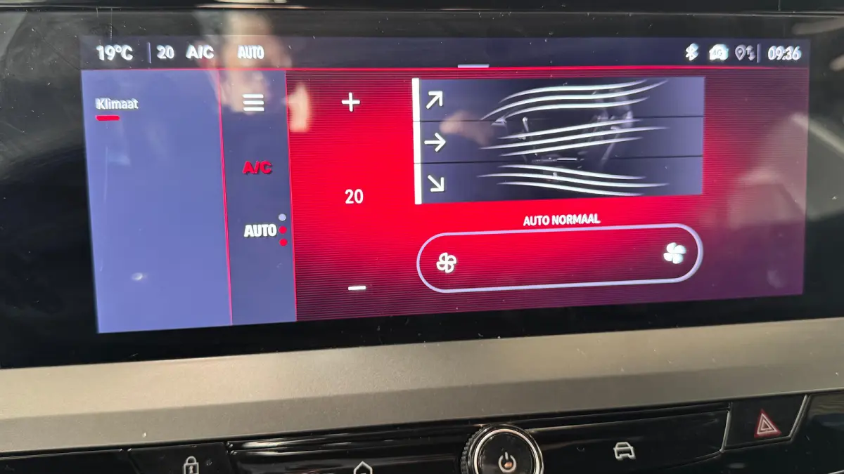 1.2 TURBO HYBRID 145PK GS / NAVI / LED-MATRIX / CLIMA / PDC / KEYLESS / CAMERA / APPLE CARPLAY / 17" LMV / ADAPT. CRUISECONTROL !!