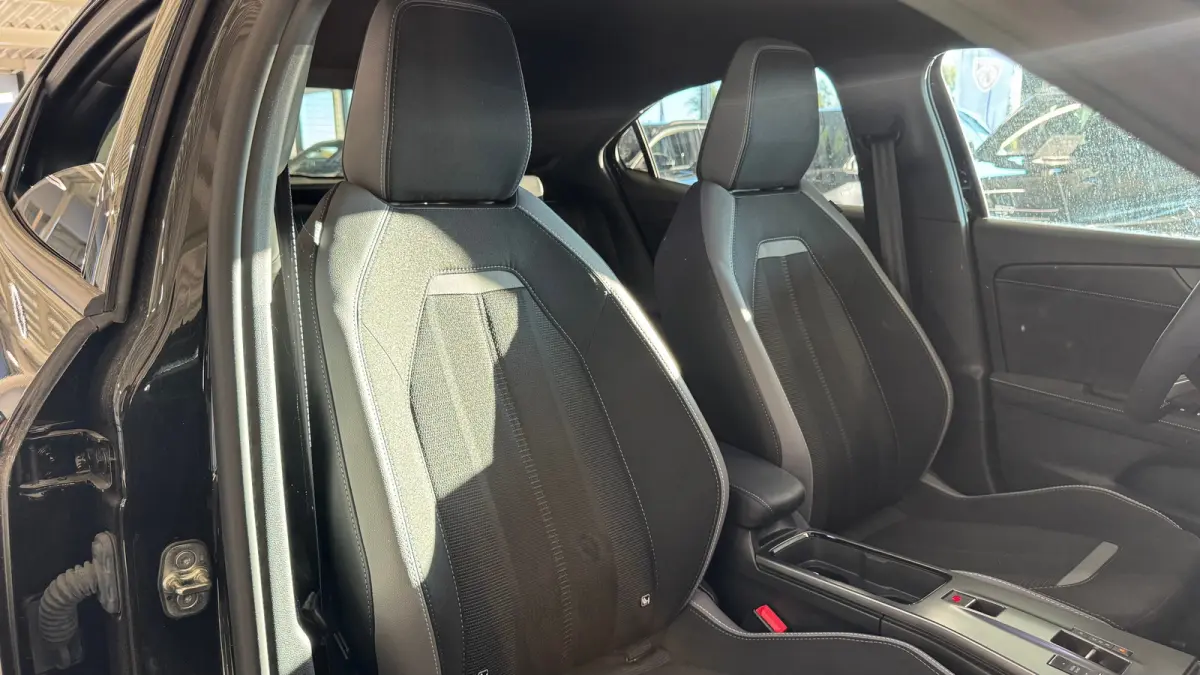 1.2 TURBO HYBRID 145PK GS / NAVI / LED-MATRIX / CLIMA / PDC / KEYLESS / CAMERA / APPLE CARPLAY / 17" LMV / ADAPT. CRUISECONTROL !!