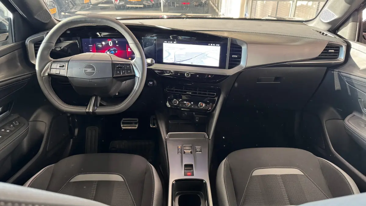 1.2 TURBO HYBRID 145PK GS / NAVI / LED-MATRIX / CLIMA / PDC / KEYLESS / CAMERA / APPLE CARPLAY / 17" LMV / ADAPT. CRUISECONTROL !!