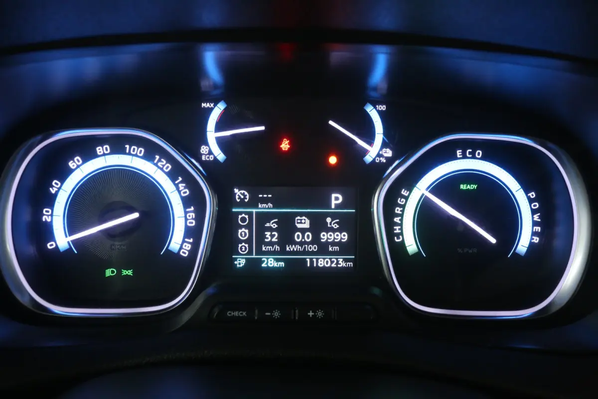 75 kWh L2H1 | Snelladen | SOH 90% | Airco | Cruise | Camera | Carplay | Parkeersens.