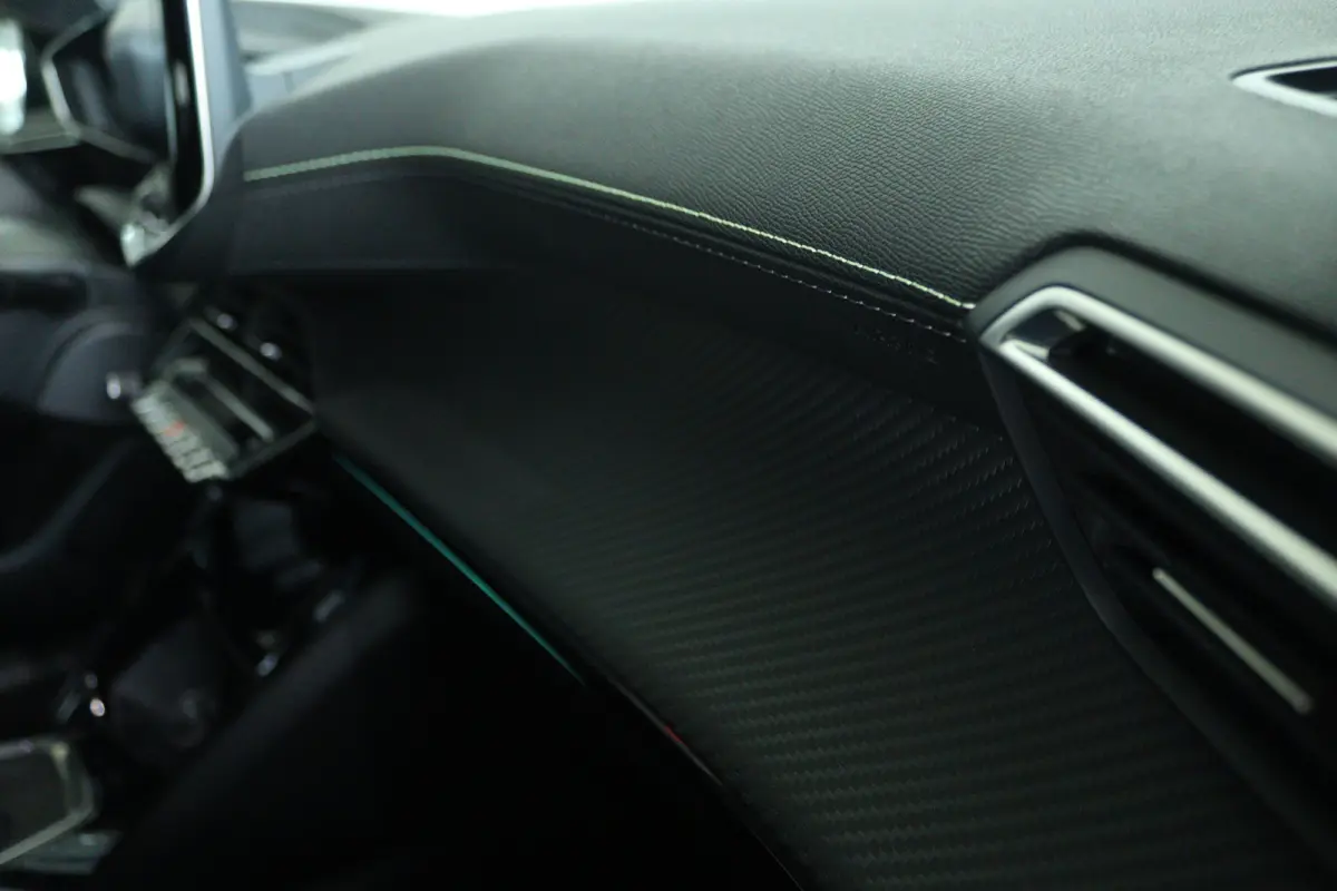1.2 PureTech 100 GT | Cruise Control | Panoramadak | Camera | Navigatie | Carplay | Keyless | Climate | LED |