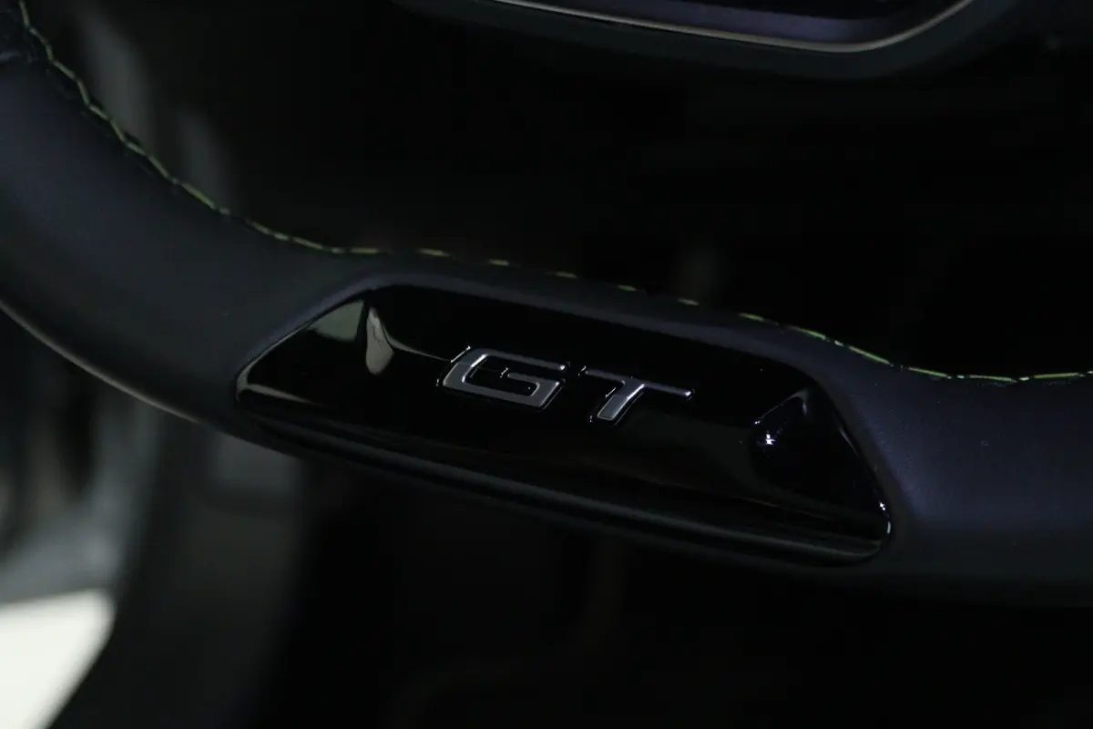 1.2 PureTech 100 GT | Cruise Control | Panoramadak | Camera | Navigatie | Carplay | Keyless | Climate | LED |
