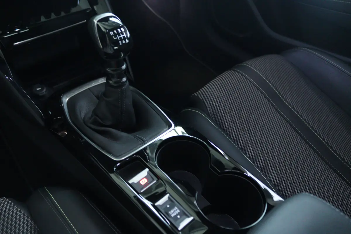 1.2 PureTech 100 GT | Cruise Control | Panoramadak | Camera | Navigatie | Carplay | Keyless | Climate | LED |