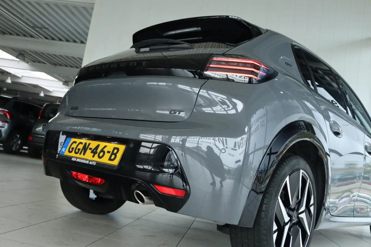 1.2 PureTech 100 GT | Cruise Control | Panoramadak | Camera | Navigatie | Carplay | Keyless | Climate | LED |