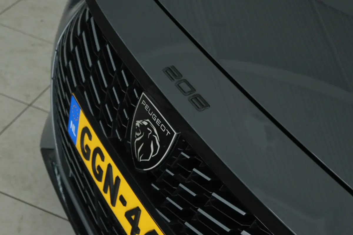 1.2 PureTech 100 GT | Cruise Control | Panoramadak | Camera | Navigatie | Carplay | Keyless | Climate | LED |
