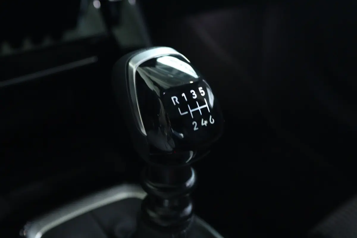 1.2 PureTech 100 GT | Cruise Control | Panoramadak | Camera | Navigatie | Carplay | Keyless | Climate | LED |