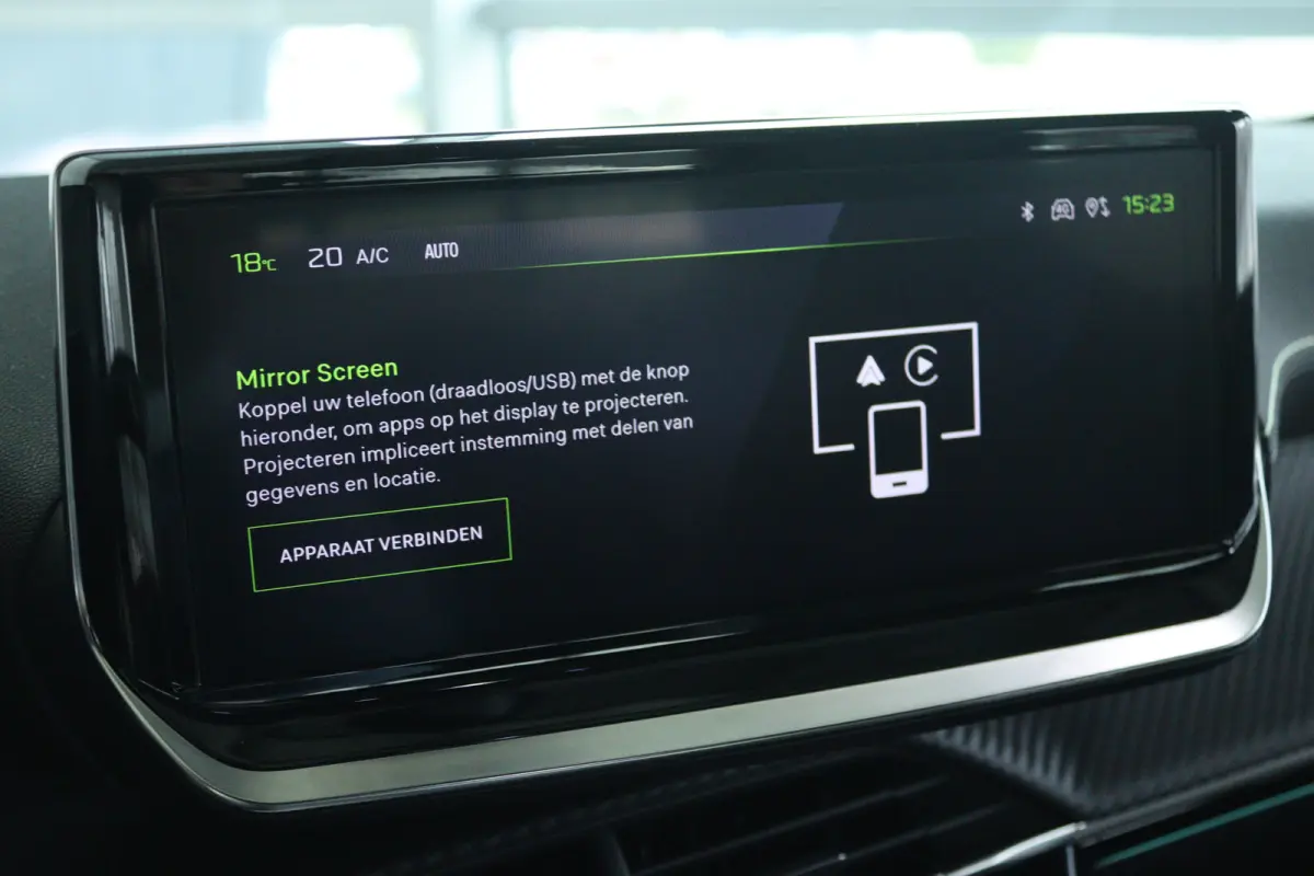 1.2 PureTech 100 GT | Cruise Control | Panoramadak | Camera | Navigatie | Carplay | Keyless | Climate | LED |