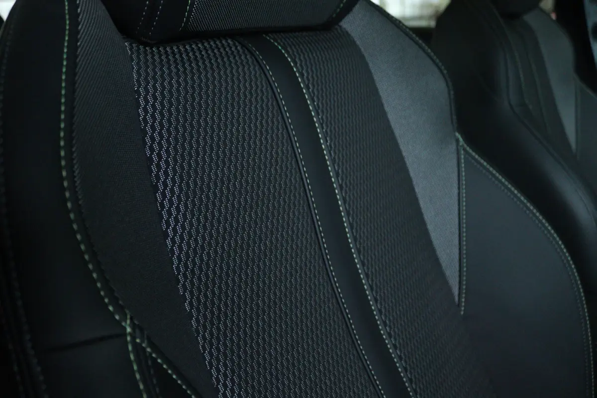 1.2 PureTech 100 GT | Cruise Control | Panoramadak | Camera | Navigatie | Carplay | Keyless | Climate | LED |