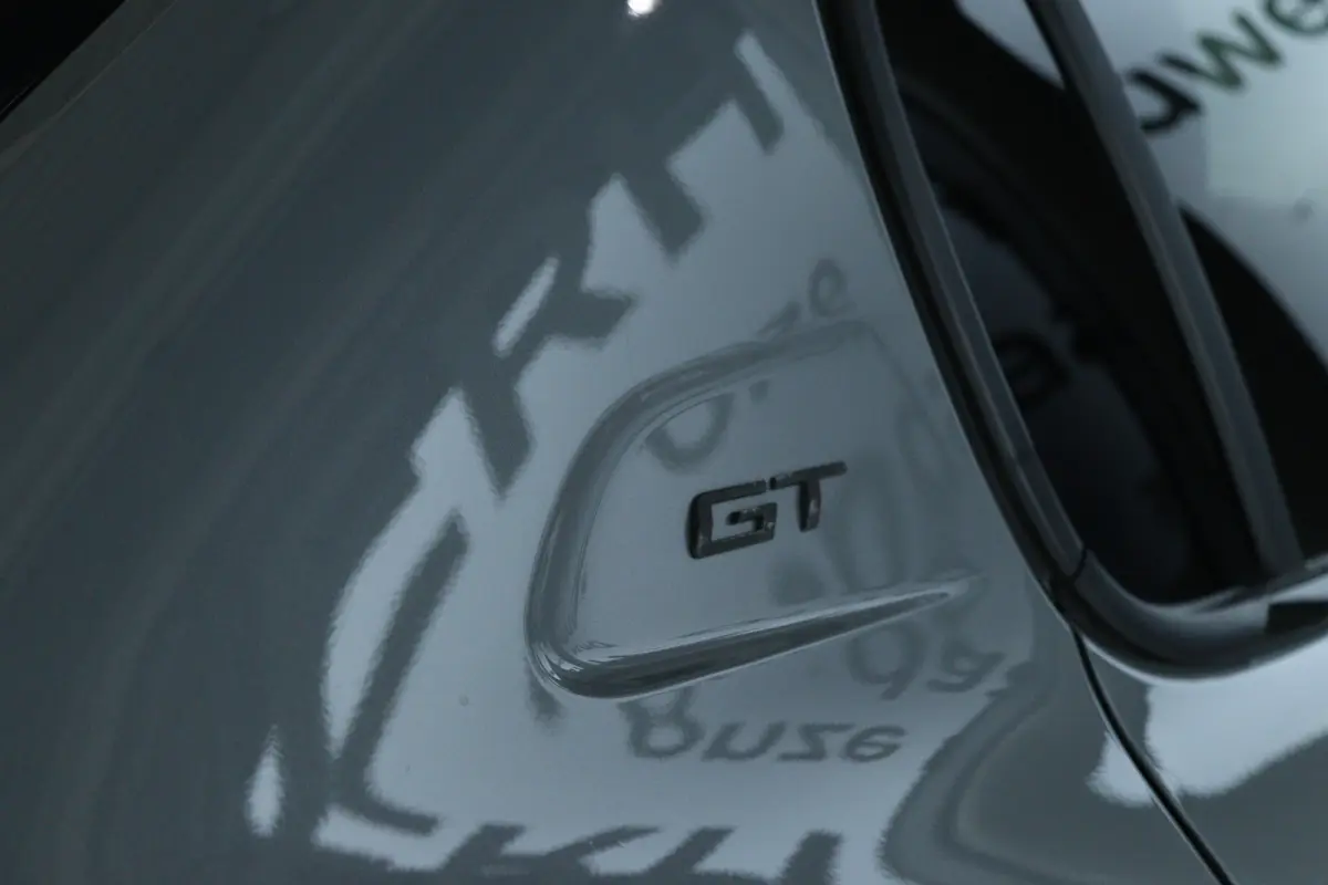 1.2 PureTech 100 GT | Cruise Control | Panoramadak | Camera | Navigatie | Carplay | Keyless | Climate | LED |