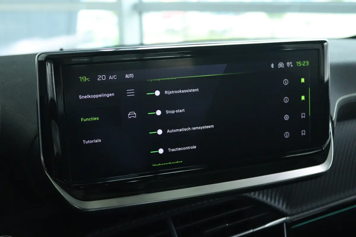 1.2 PureTech 100 GT | Cruise Control | Panoramadak | Camera | Navigatie | Carplay | Keyless | Climate | LED |
