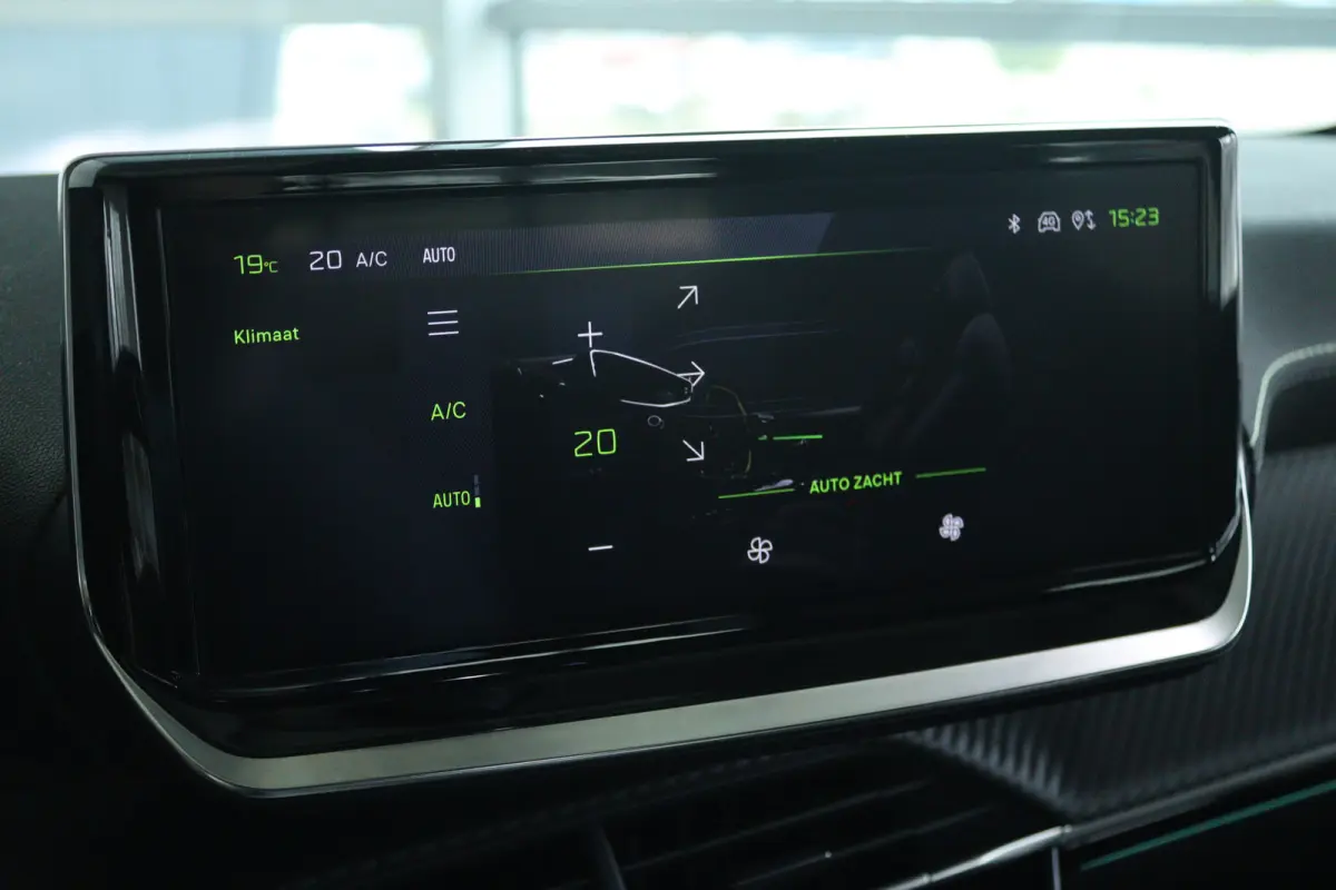 1.2 PureTech 100 GT | Cruise Control | Panoramadak | Camera | Navigatie | Carplay | Keyless | Climate | LED |