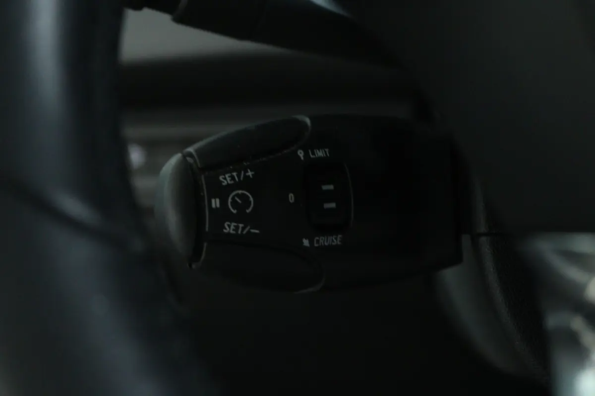 1.2 Turbo Blue Lion | Cruise Control | Panoramadak | Sensoren | Navigatie | Carplay | Airco |