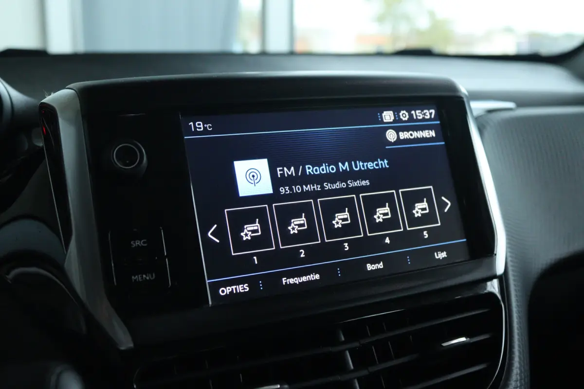 1.2 Turbo Blue Lion | Cruise Control | Panoramadak | Sensoren | Navigatie | Carplay | Airco |