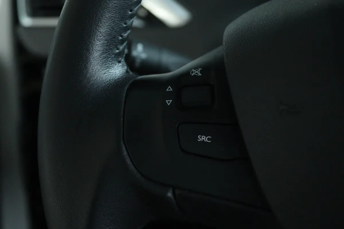 1.2 Turbo Blue Lion | Cruise Control | Panoramadak | Sensoren | Navigatie | Carplay | Airco |