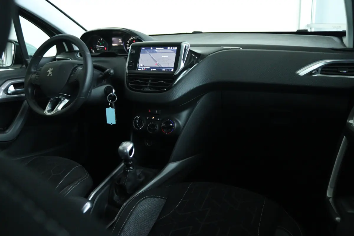 1.2 Turbo Blue Lion | Cruise Control | Panoramadak | Sensoren | Navigatie | Carplay | Airco |