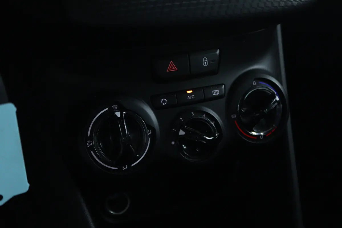 1.2 Turbo Blue Lion | Cruise Control | Panoramadak | Sensoren | Navigatie | Carplay | Airco |