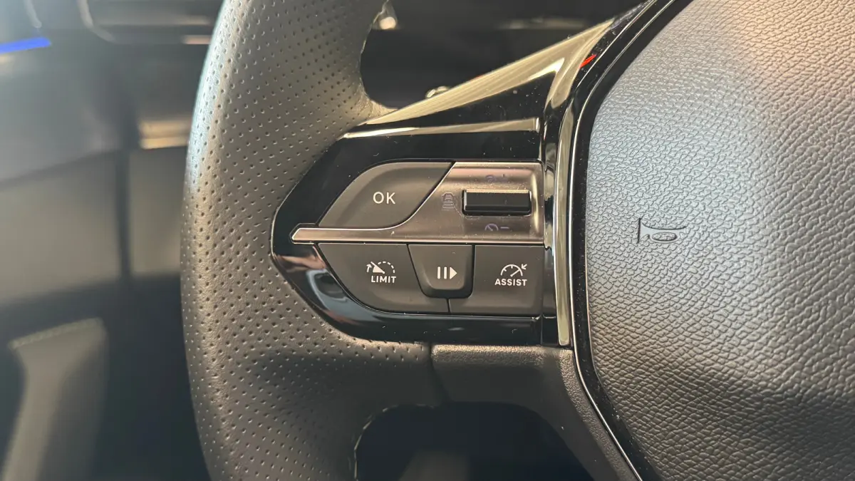 1.6 HYBRID 225PK GT PACK AUTOMAAT / NAVI / LEDER / CLIMA / PDC / 18" LMV / CAMERA / KEYLESS / FULL-LED / WINTERPAKKET / FOCAL AUDIO / BLUETOOTH / ADAPT. CRUISECONTROL / 1E EIGENAAR / FULL OP