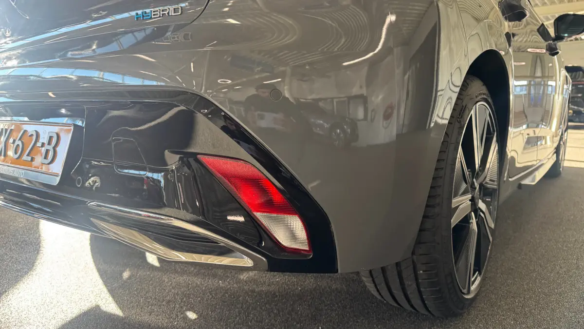 1.6 HYBRID 225PK GT PACK AUTOMAAT / NAVI / LEDER / CLIMA / PDC / 18" LMV / CAMERA / KEYLESS / FULL-LED / WINTERPAKKET / FOCAL AUDIO / BLUETOOTH / ADAPT. CRUISECONTROL / 1E EIGENAAR / FULL OP