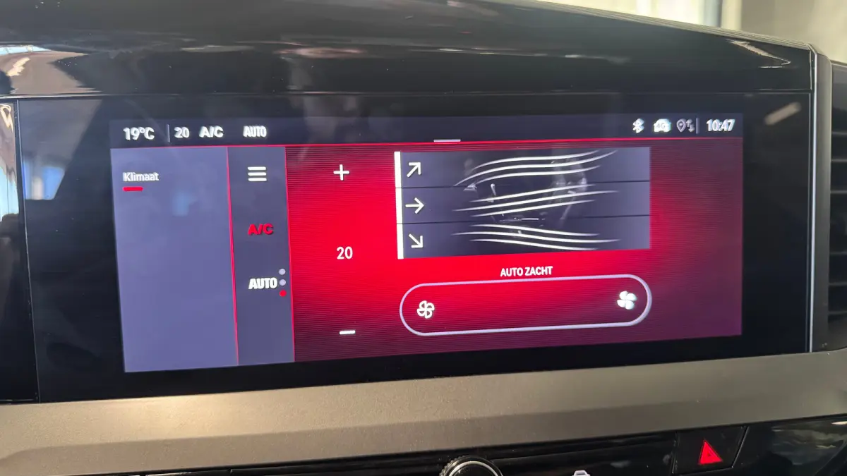 1.2 TURBO HYBRID 145PK GS / NAVI / LED-MATRIX / CLIMA / PDC / KEYLESS / CAMERA / APPLE CARPLAY / 17" LMV / ADAPT. CRUISECONTROL !!