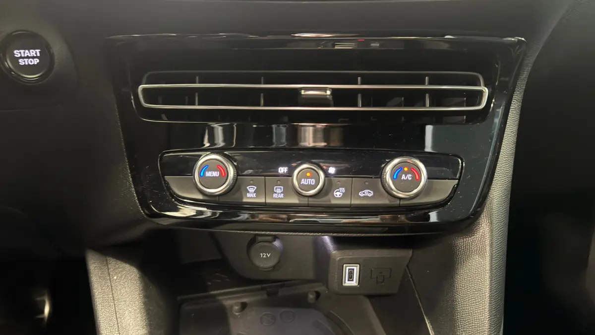 1.2 TURBO HYBRID 145PK GS / NAVI / LED-MATRIX / CLIMA / PDC / KEYLESS / CAMERA / APPLE CARPLAY / 17" LMV / ADAPT. CRUISECONTROL !!
