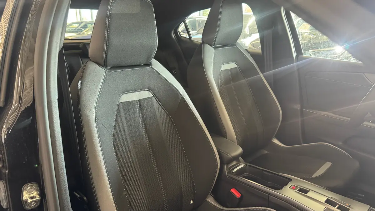 1.2 TURBO HYBRID 145PK GS / NAVI / LED-MATRIX / CLIMA / PDC / KEYLESS / CAMERA / APPLE CARPLAY / 17" LMV / ADAPT. CRUISECONTROL !!
