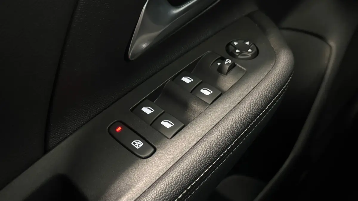 1.2 TURBO HYBRID 145PK GS / NAVI / LED-MATRIX / CLIMA / PDC / KEYLESS / CAMERA / APPLE CARPLAY / 17" LMV / ADAPT. CRUISECONTROL !!