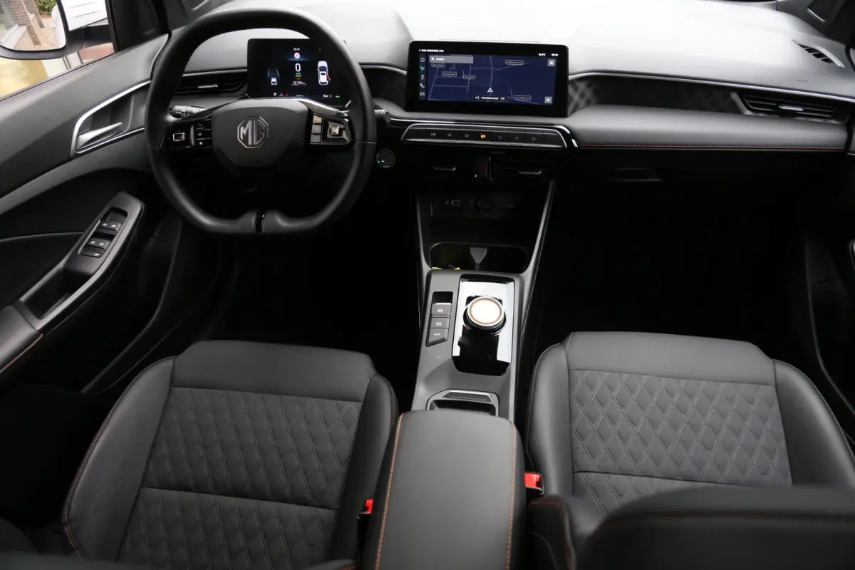 1.5 Hybrid+ Luxury Navigatie 360view ACC
