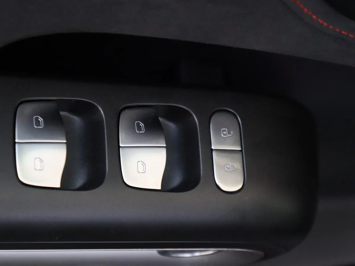 Brabus 100 kWh / Memory-Stoelen / 360Graden-Camera / Stoelventilatie / Stuurverwarming /