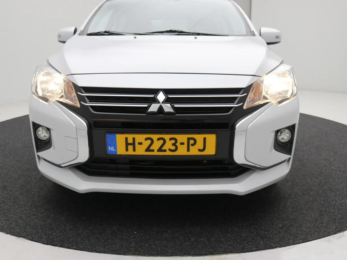 / Cruise Control / Airco Climate Control / LMV / Keyless Entry / Trekhaak / LMV / Navigatie / Dealer onderhouden /