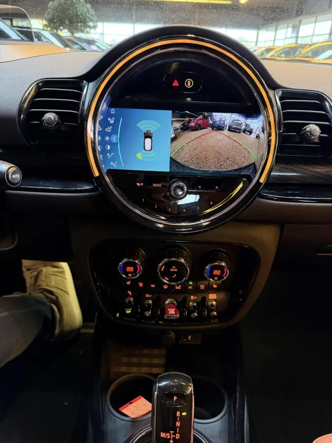 1.5 Cooper Classic | HUD | Pano | Memory | Camera | Keyless | Btw |