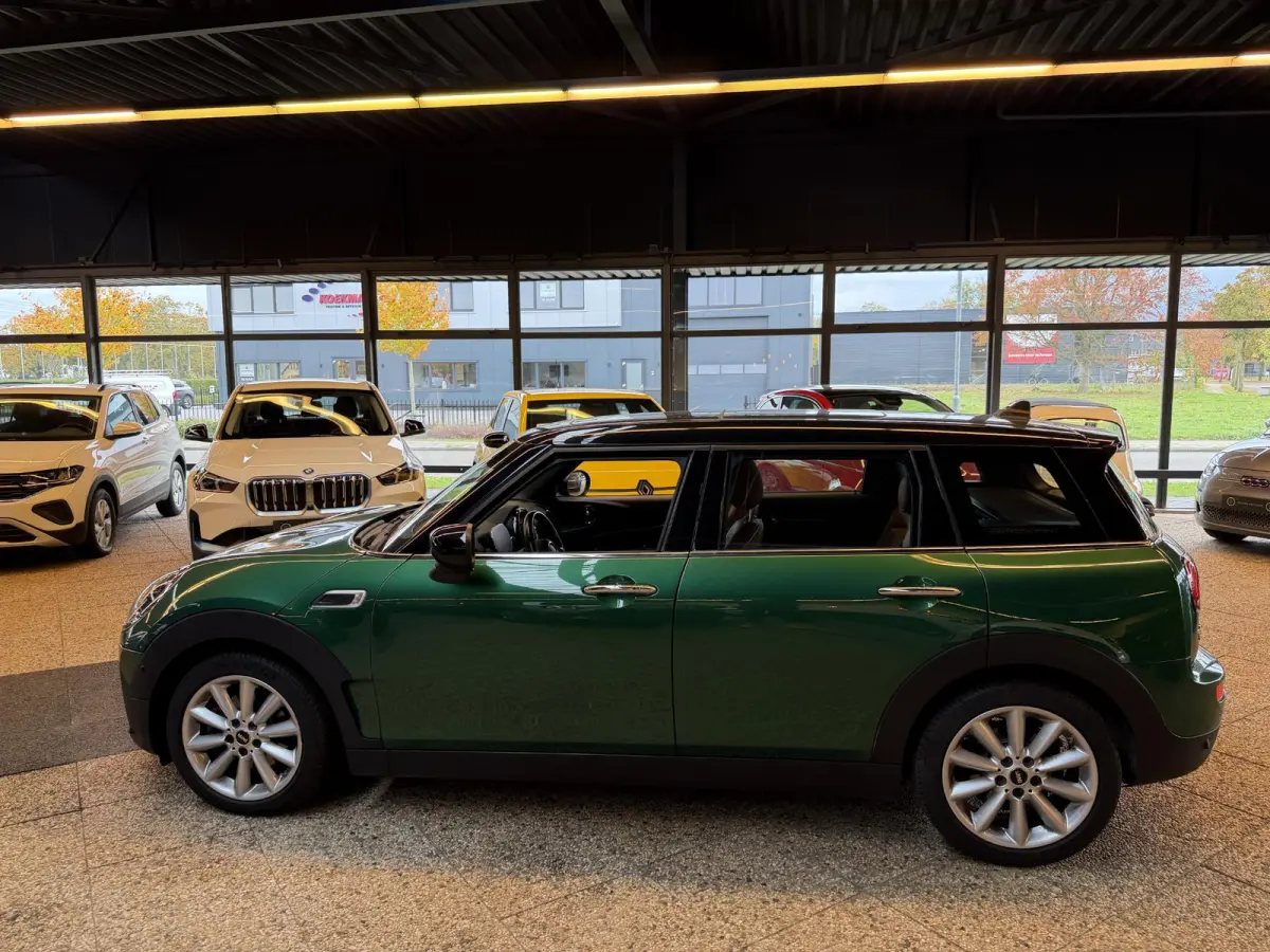 1.5 Cooper Classic | HUD | Pano | Memory | Camera | Keyless | Btw |
