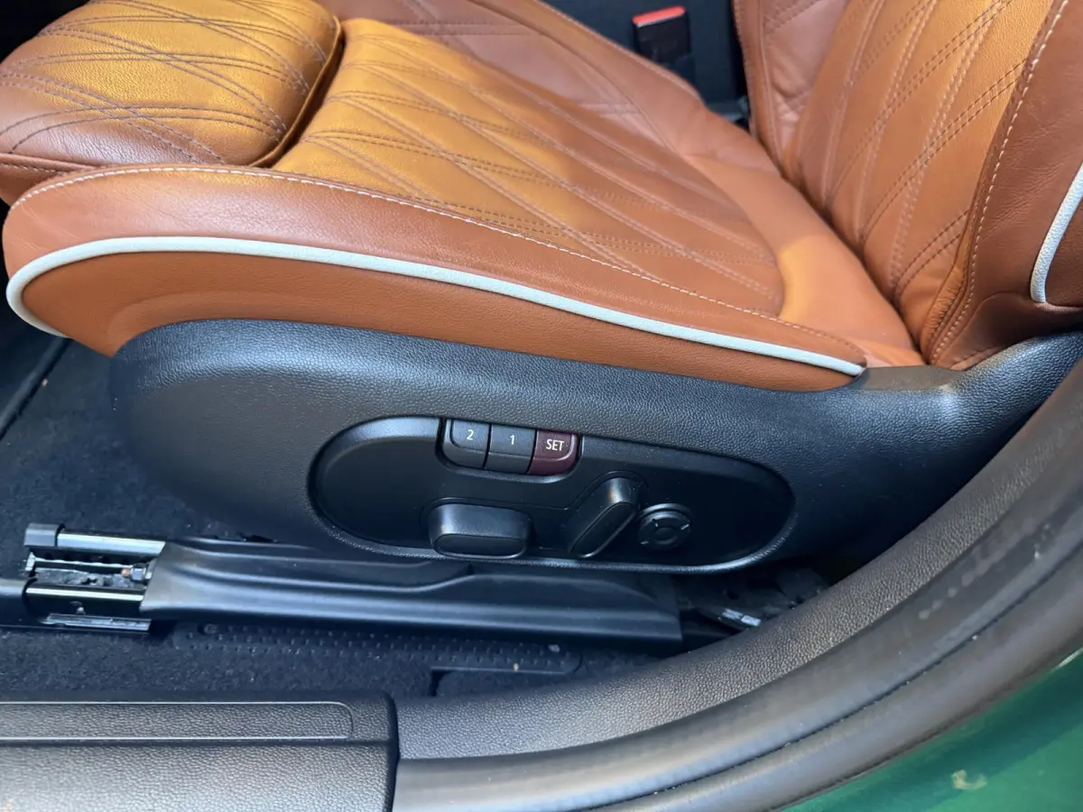 1.5 Cooper Classic | HUD | Pano | Memory | Camera | Keyless | Btw |