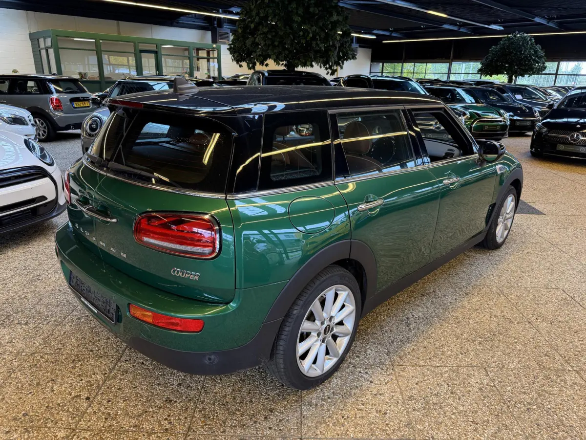 1.5 Cooper Classic | HUD | Pano | Memory | Camera | Keyless | Btw |