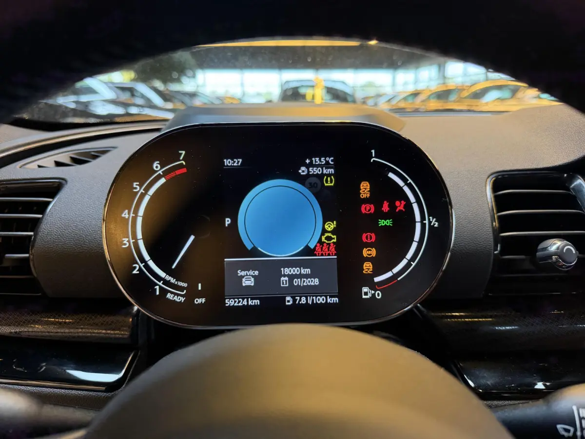 1.5 Cooper Classic | HUD | Pano | Memory | Camera | Keyless | Btw |