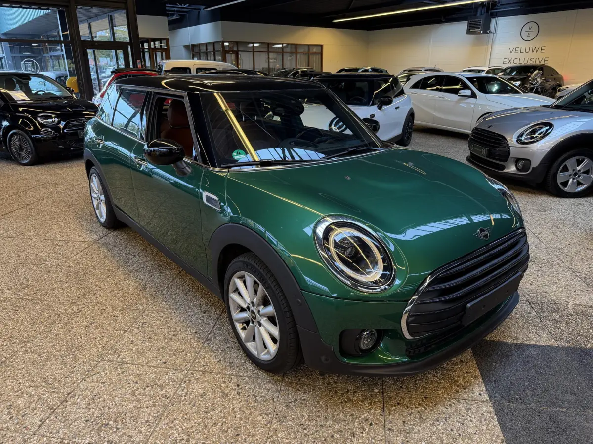 1.5 Cooper Classic | HUD | Pano | Memory | Camera | Keyless | Btw |